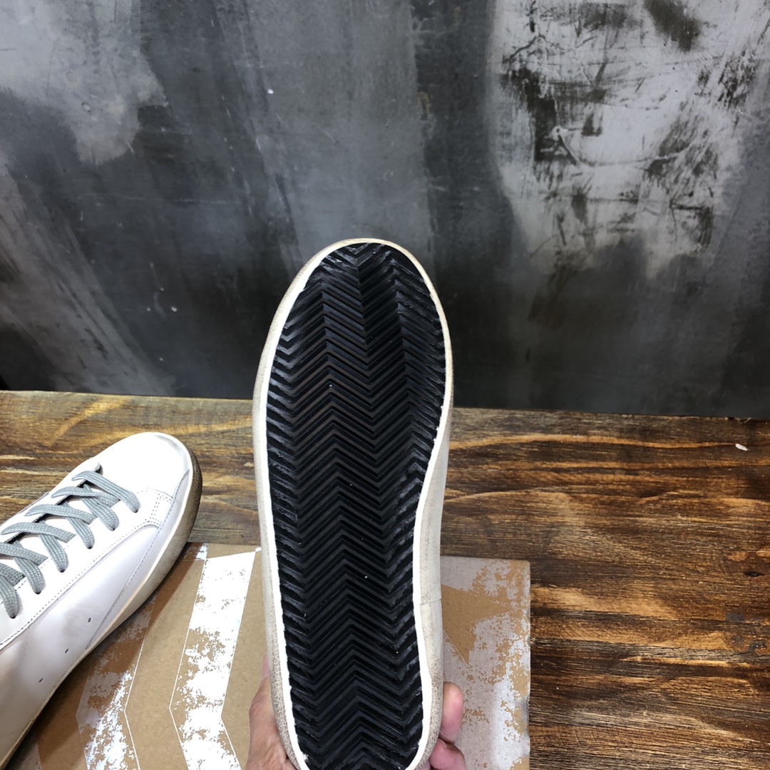 Golden Goose Superstar distressed-finish sneakers 3 - vstockx