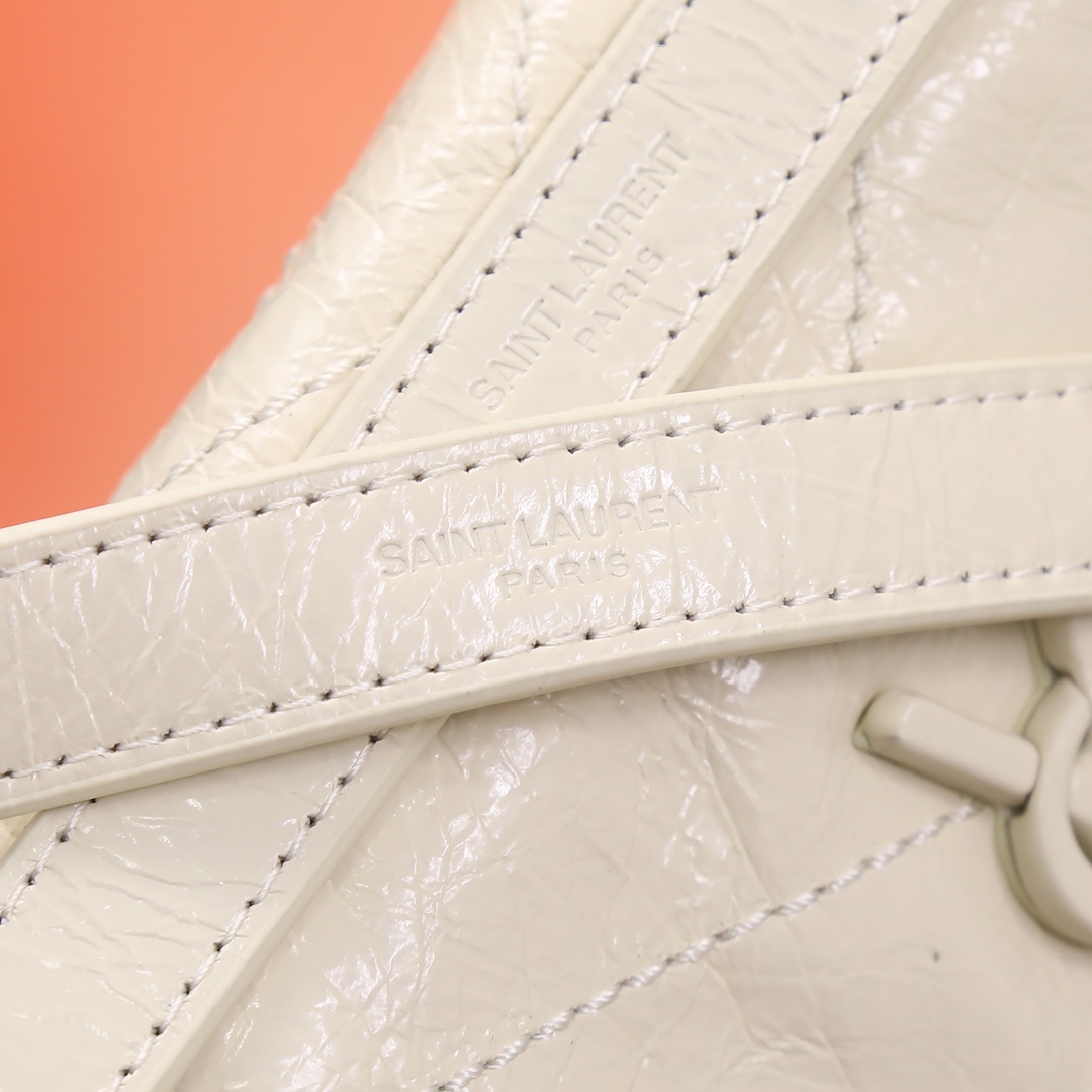 Handbags SAINT LAURENT 533037 size 22x16.5x12 cm - vstockx