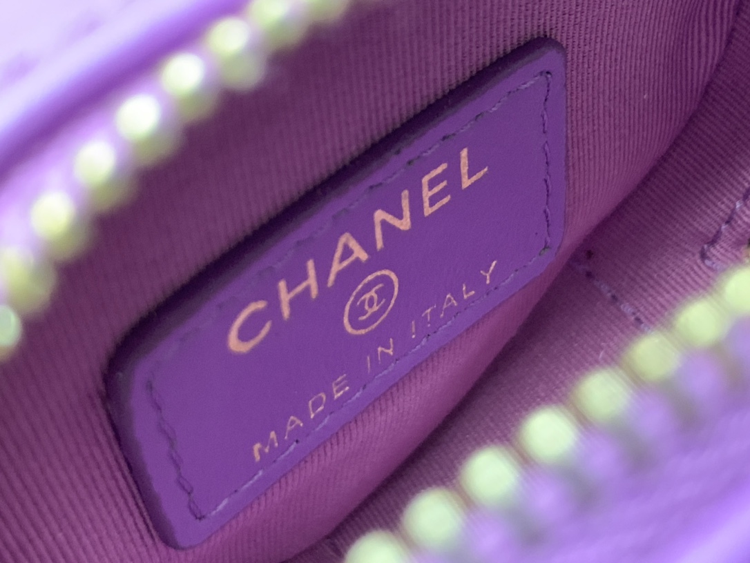 Handbag Chanel size 8*8.5*5.5* cm - vstockx