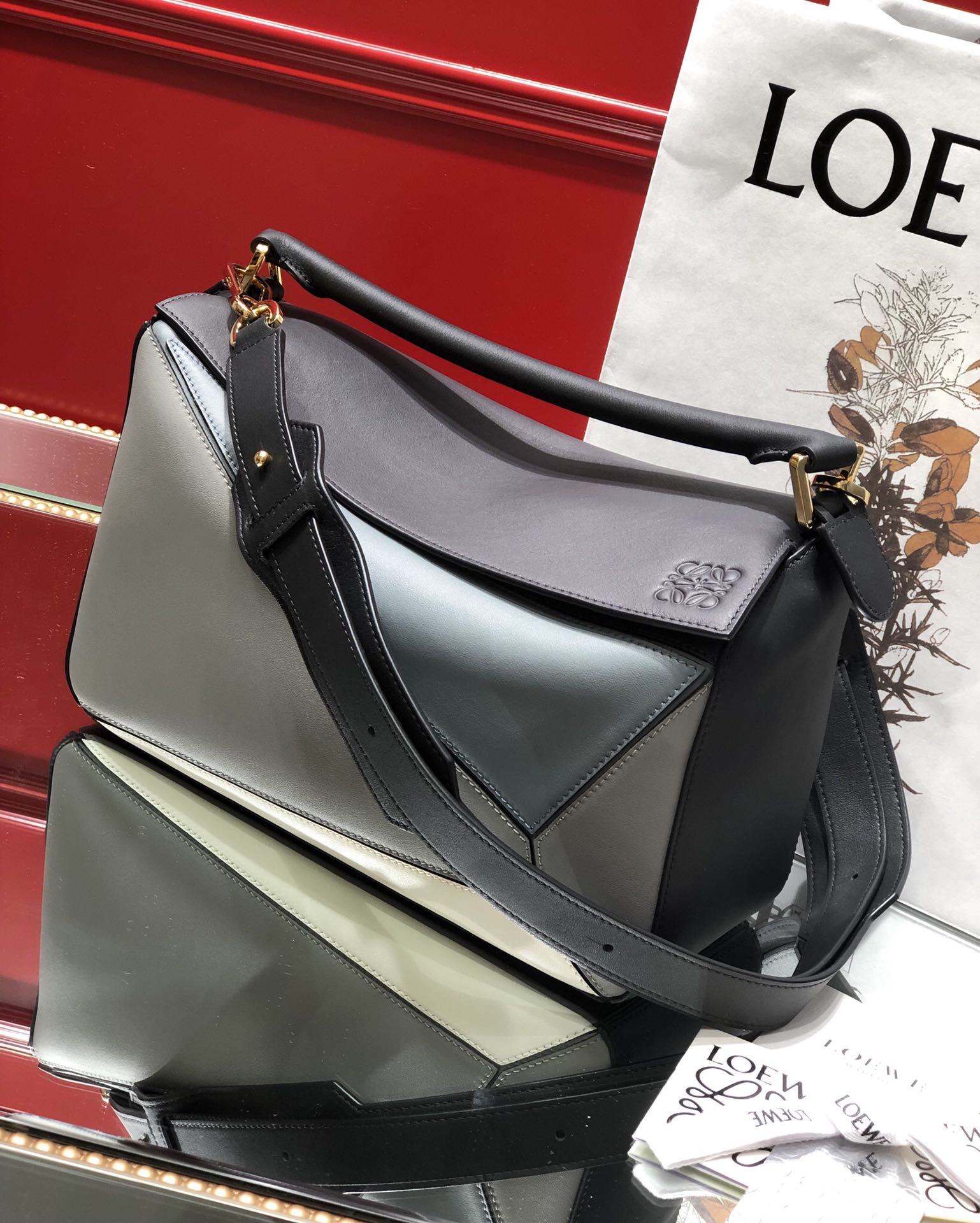 Handbags LOEWE Ykk size:29x18x12 cm - vstockx