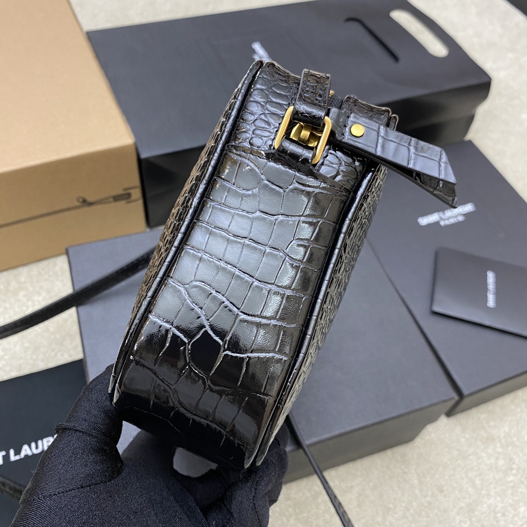 Handbags SAINT LAURENT 520534 size 23x16x6 cm - vstockx