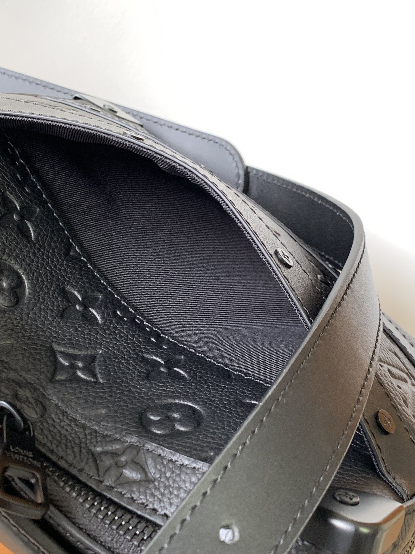 Handbag Louis Vuitton M59163 size 21.5 x 15 x 7 cm - vstockx