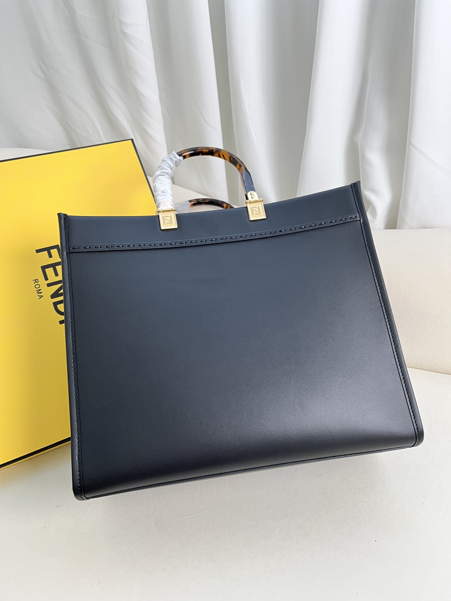 handbags FENDI 877 size:17*35*31 - vstockx