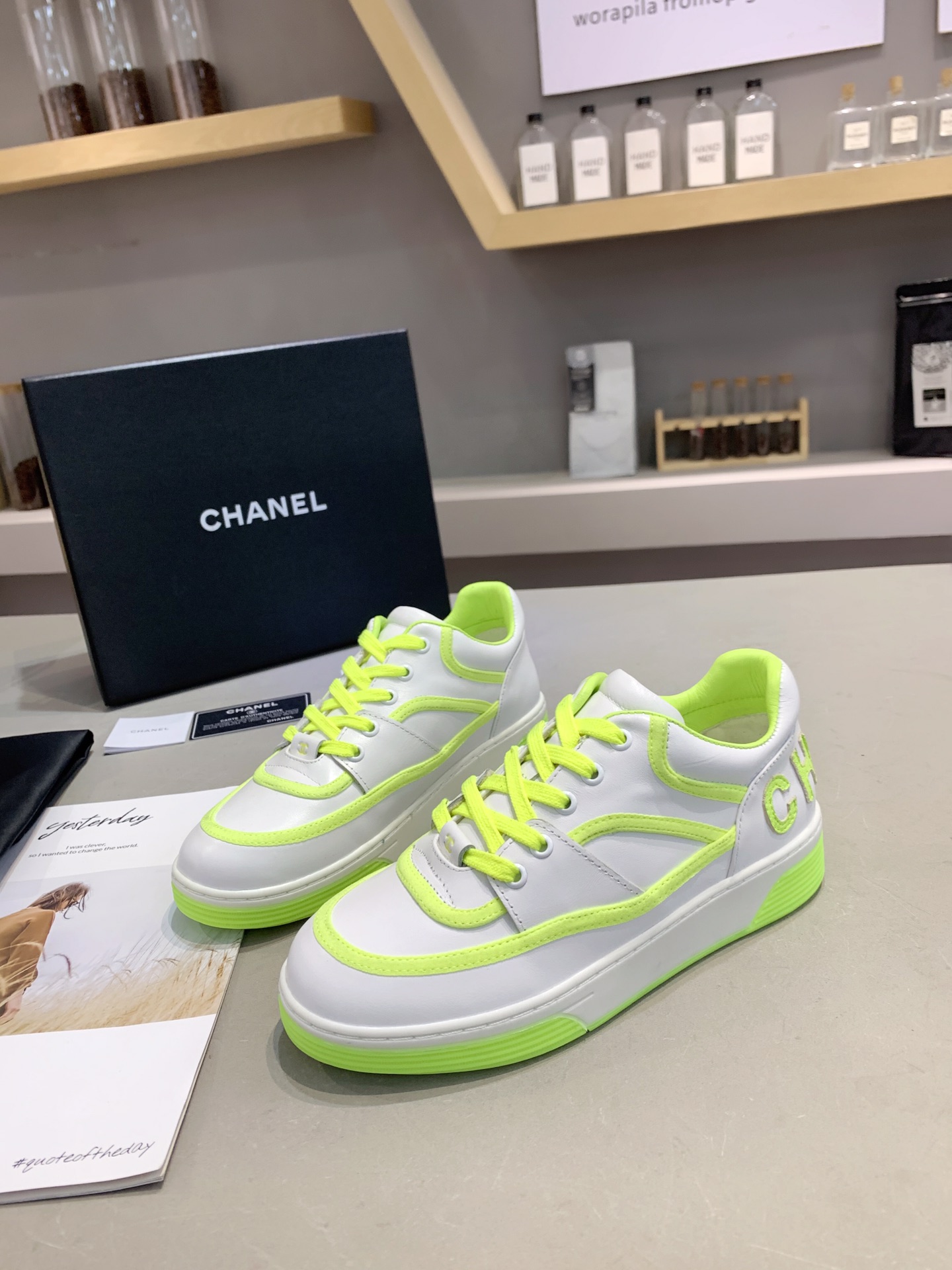 Chanel Low Top Sneaker 57 - vstockx