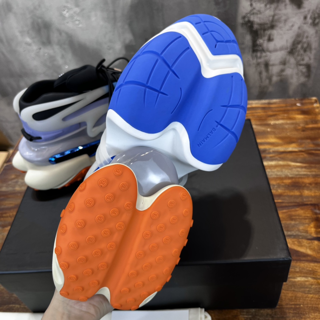 Balmain Sneaker 1 - vstockx