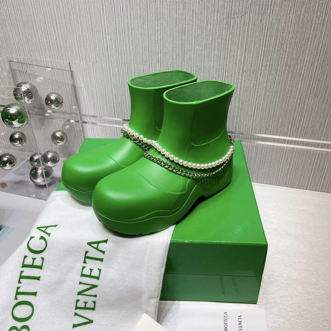 Bottega Veneta Boots 18 - vstockx