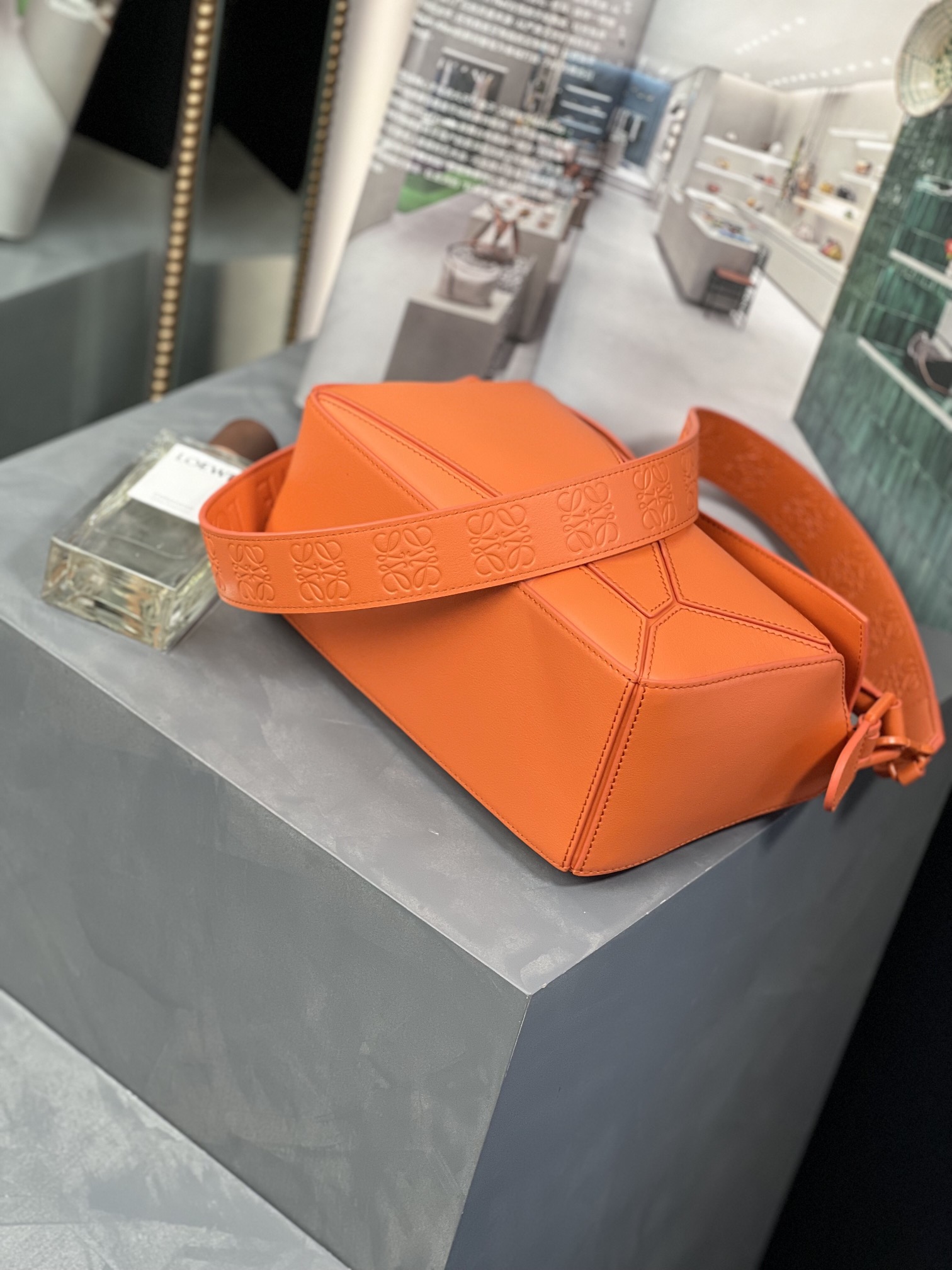 Handbags LOEWE  size:24-16.5-10.5 cm - vstockx
