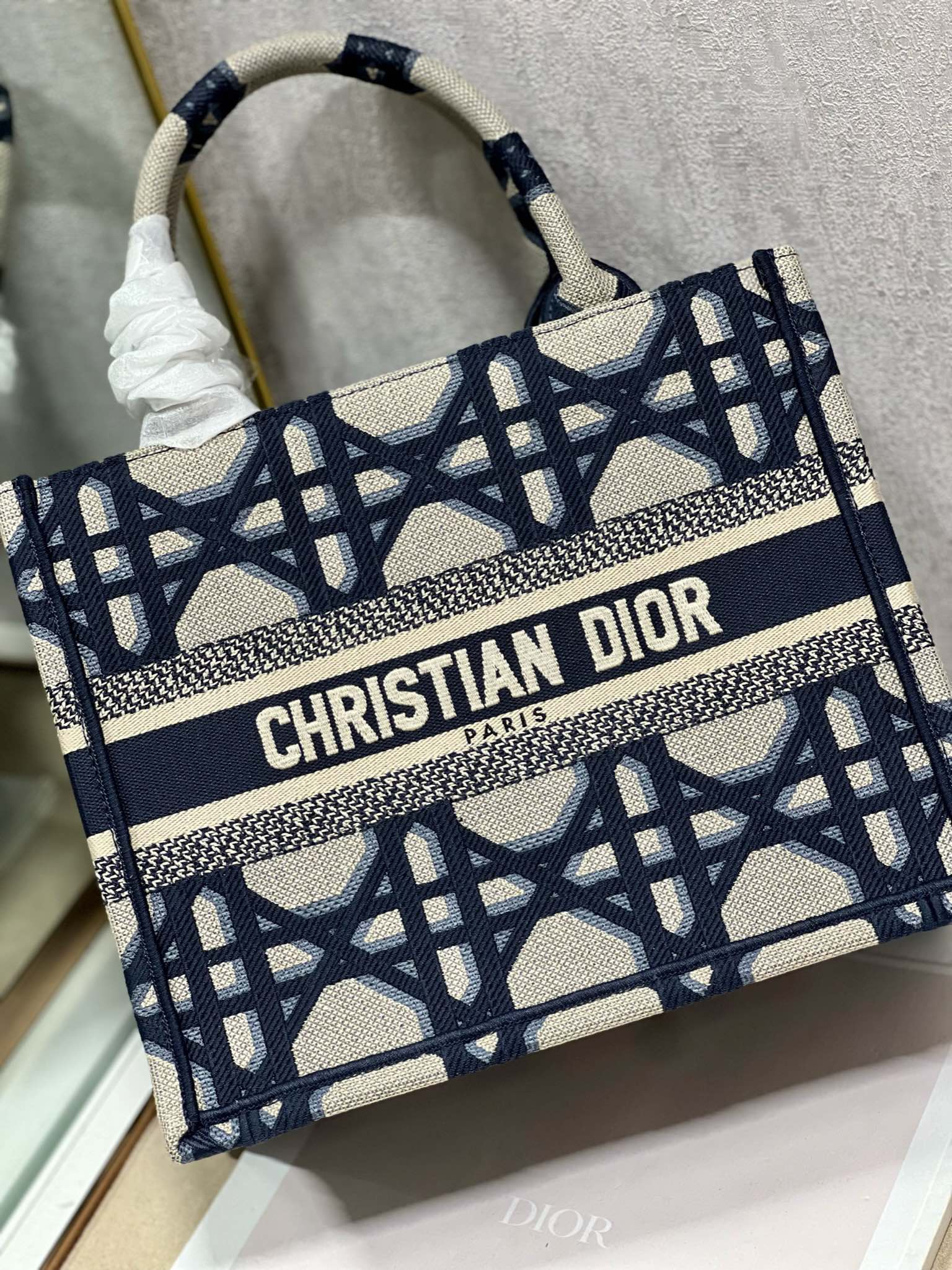 Handbags Dior mini book tote 1286 size:26.5*21*14 cm - vstockx