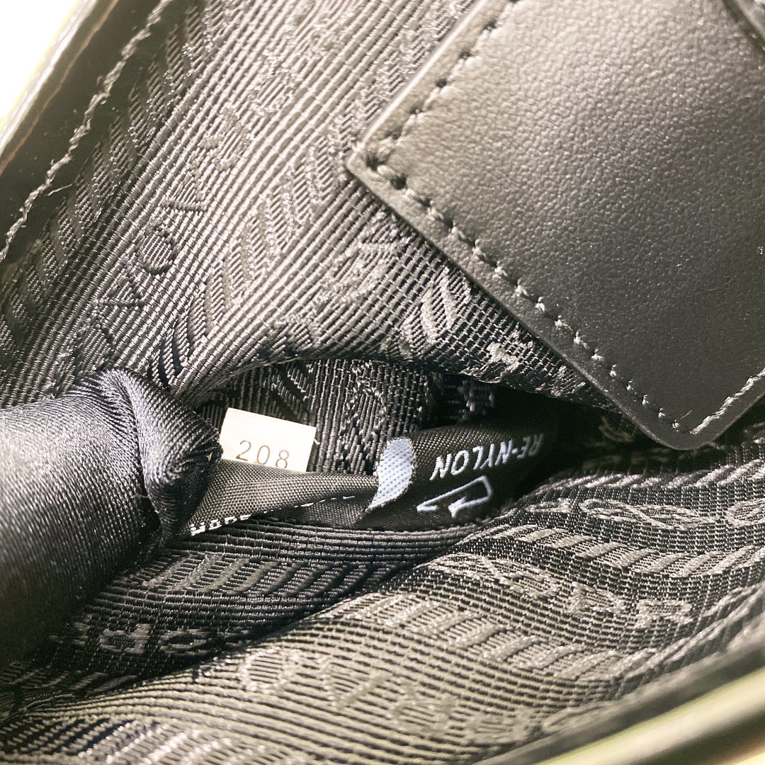 handbags prada 2VD044 20*15.*4 - vstockx