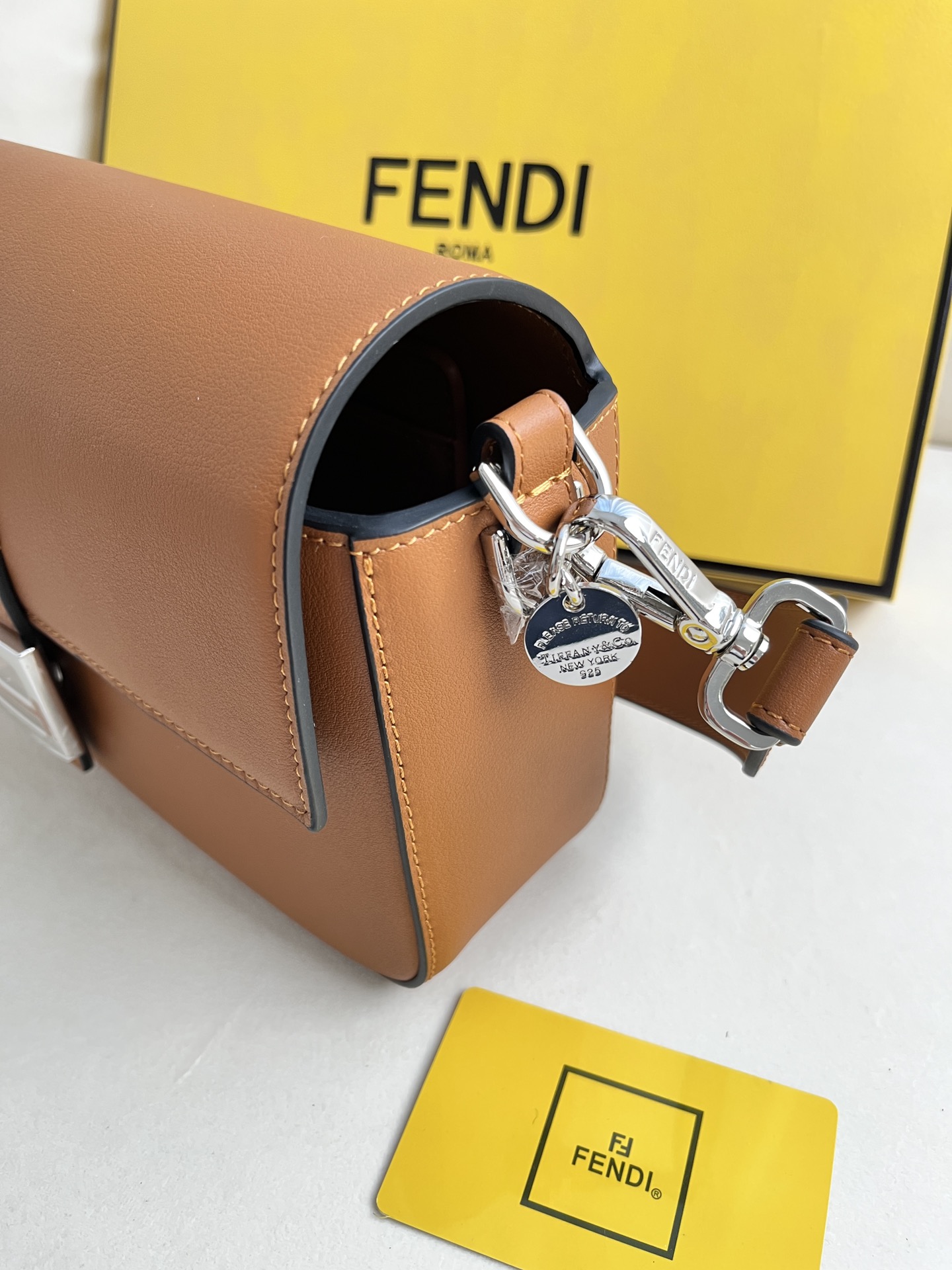 handbags FENDI 5012 size:26*5*15cm - vstockx