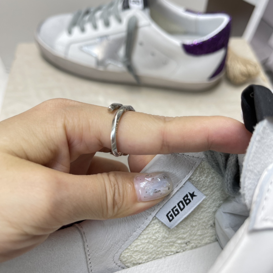 Golden Goose Superstar distressed-finish sneakers 20 - vstockx