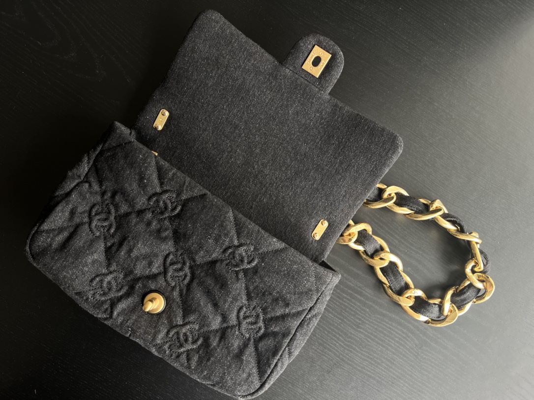 Handbag Chanel 3216 size 23 cm - vstockx