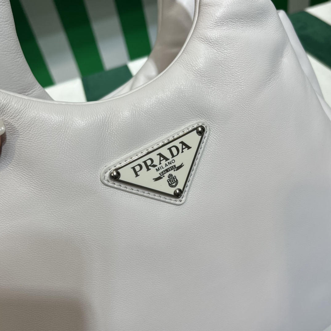 Handbags Prada 1BG413 size:30*26*17 cm - vstockx