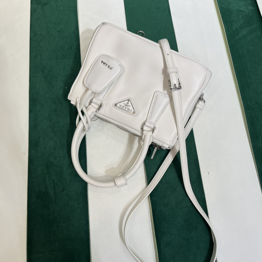Handbags Prada 1BA906 size:20*14.5*9.5 cm - vstockx