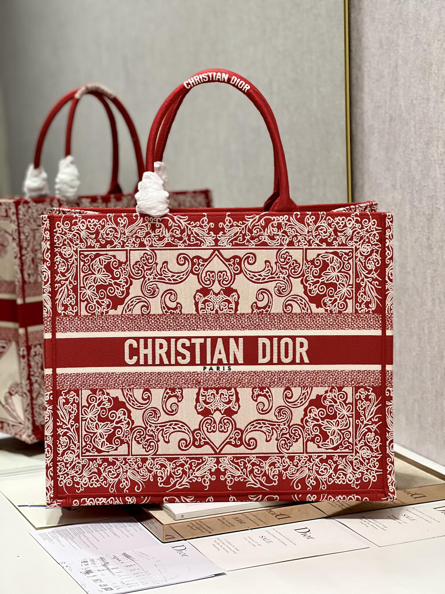 Handbag Dior 1286 size 42  35  18.5 cm - vstockx