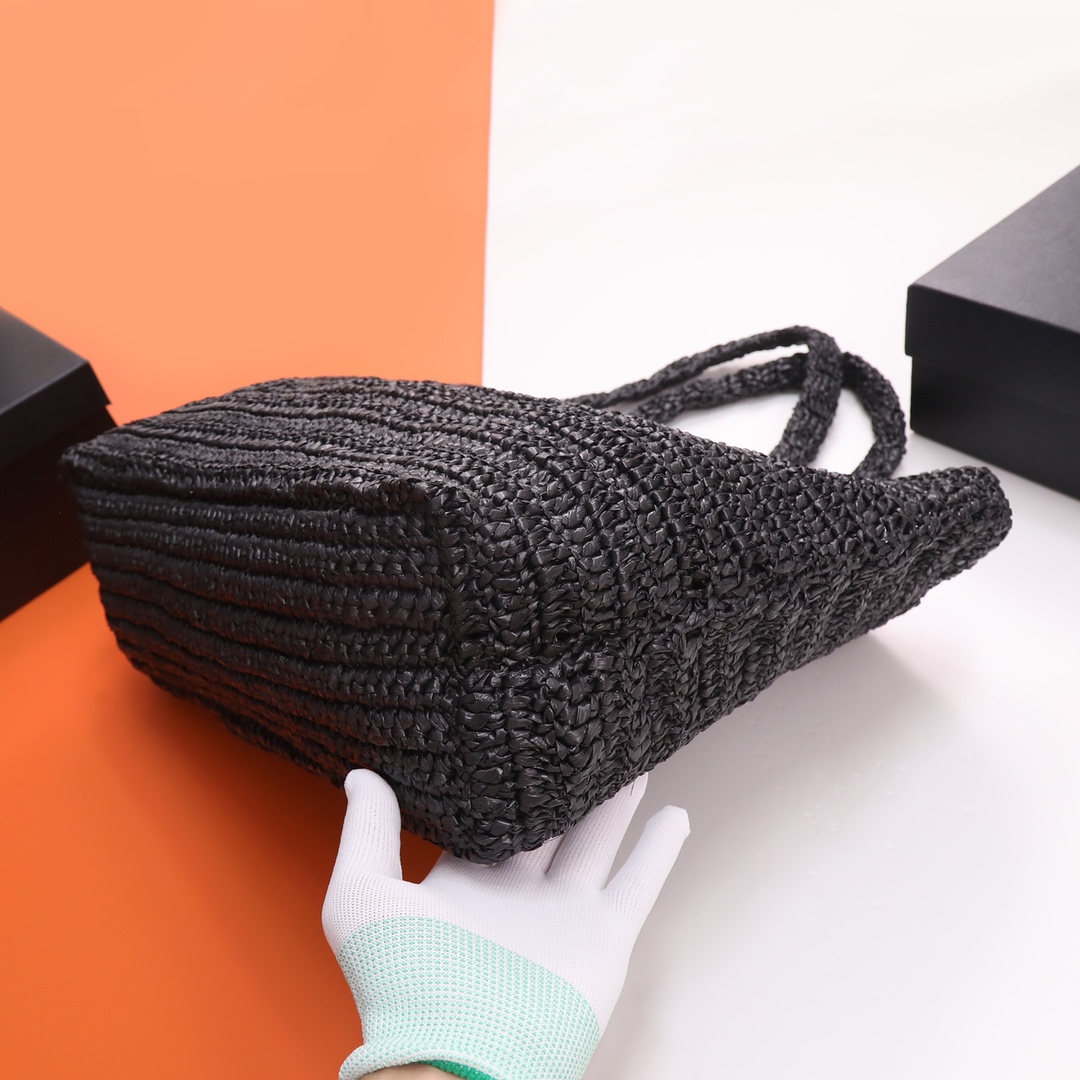 Handbags SAINT LAURENT 688864 size 38  35  14.5 cm - vstockx