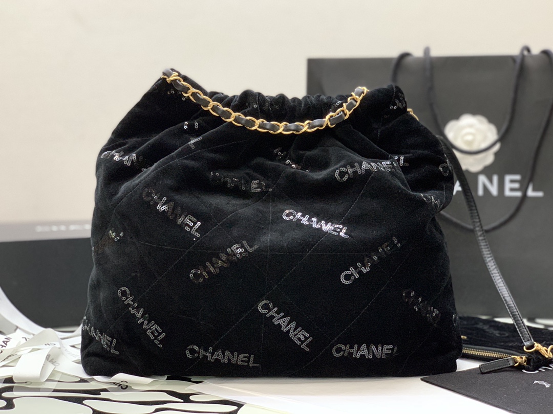 Handbag Chanel size 39*42*8 cm - vstockx