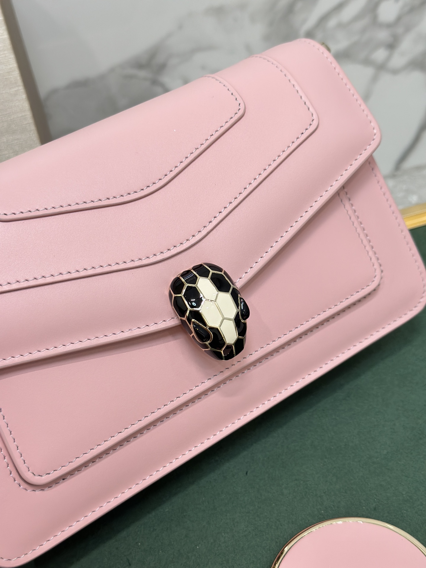 Handbags Bvlgari 292104 size:22*15*4.5 cm - vstockx