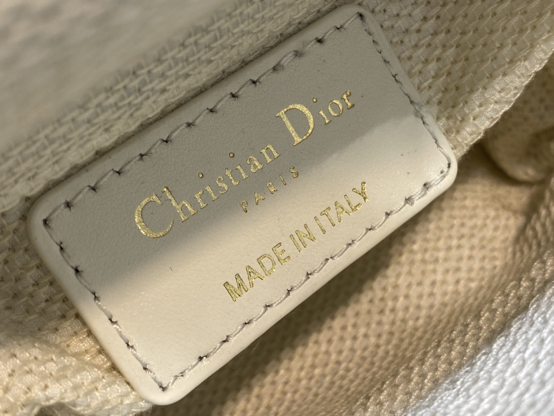 Handbag Dior size 12*10*5 cm - vstockx
