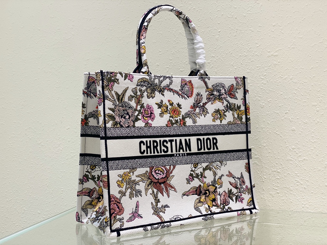 Handbags Dior Book Tote 8001 size:41 cm - vstockx
