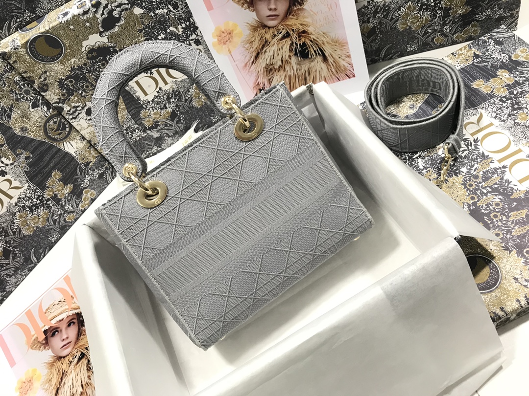 Handbag Dior M0565 size 24*20*11 cm - vstockx