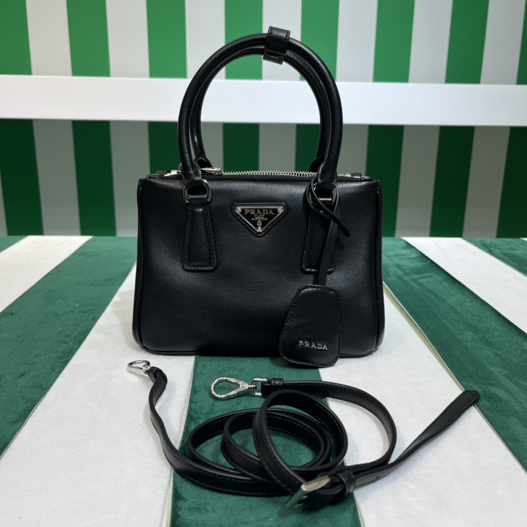 Handbags Prada 1BA906 size:20*14.5*9.5 cm - vstockx