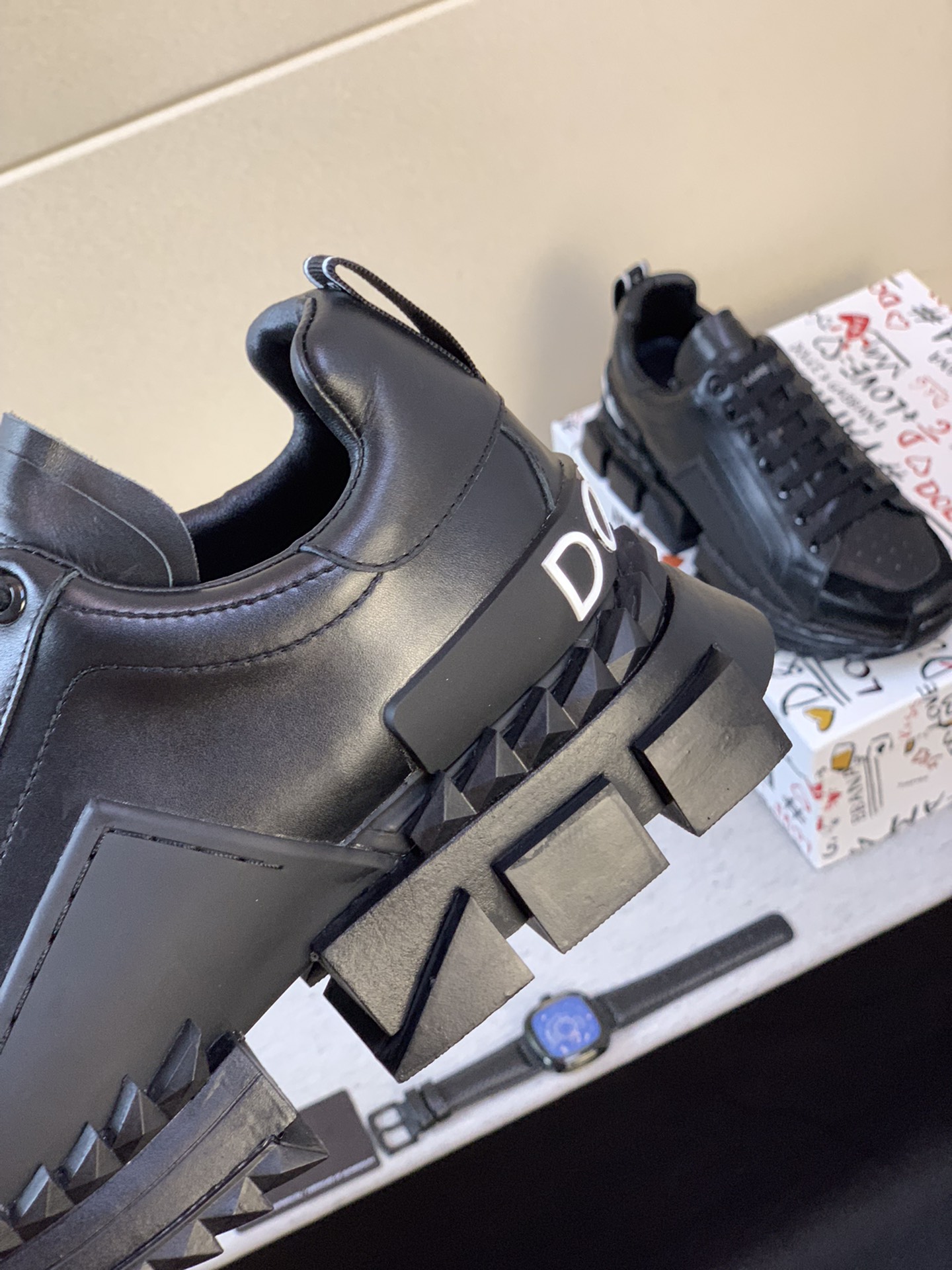 Dolce & Gabbana Low Tops Sneakers 37 - vstockx