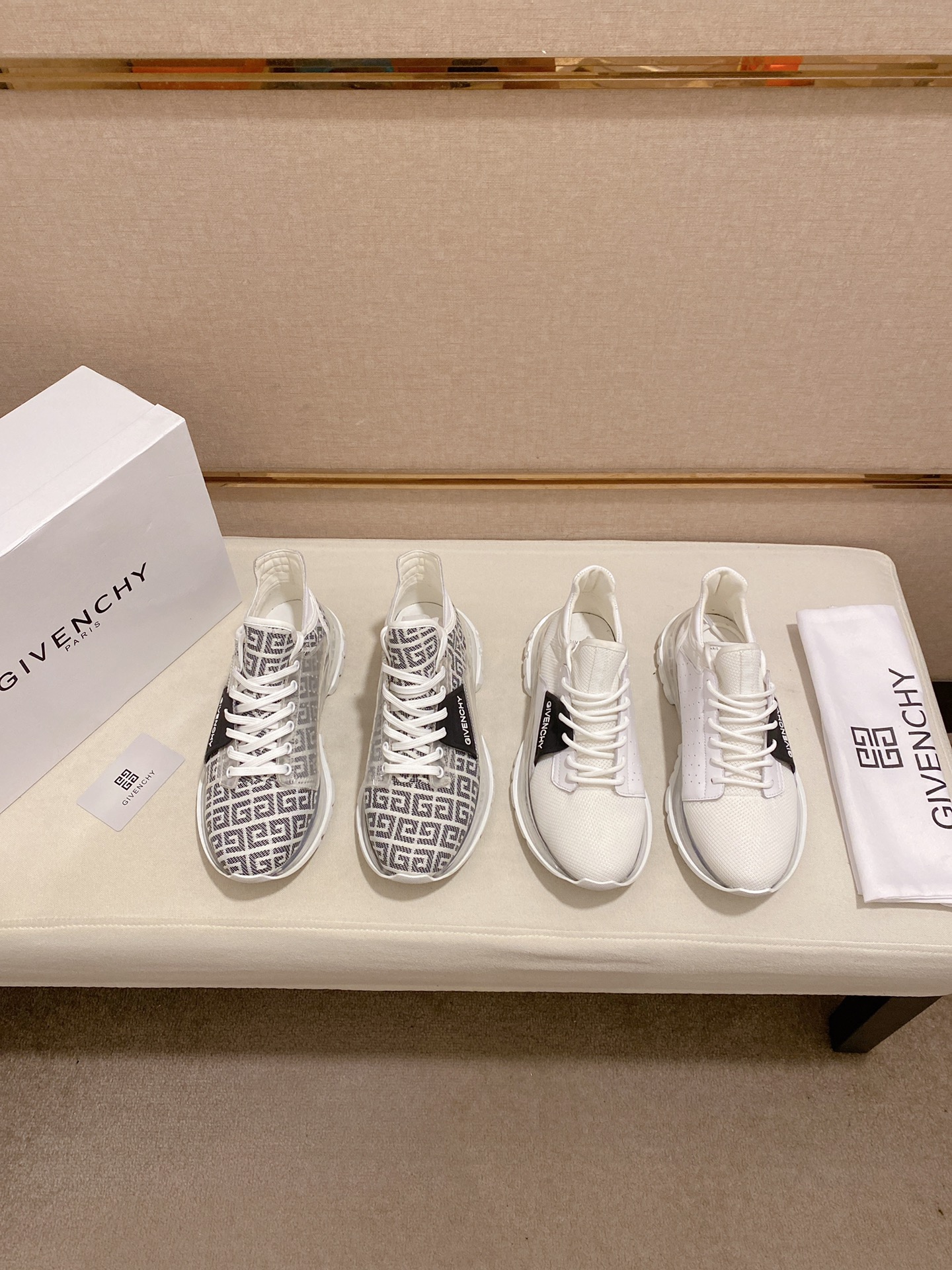 Givenchy Spectre Zip Sneakers 8 - vstockx