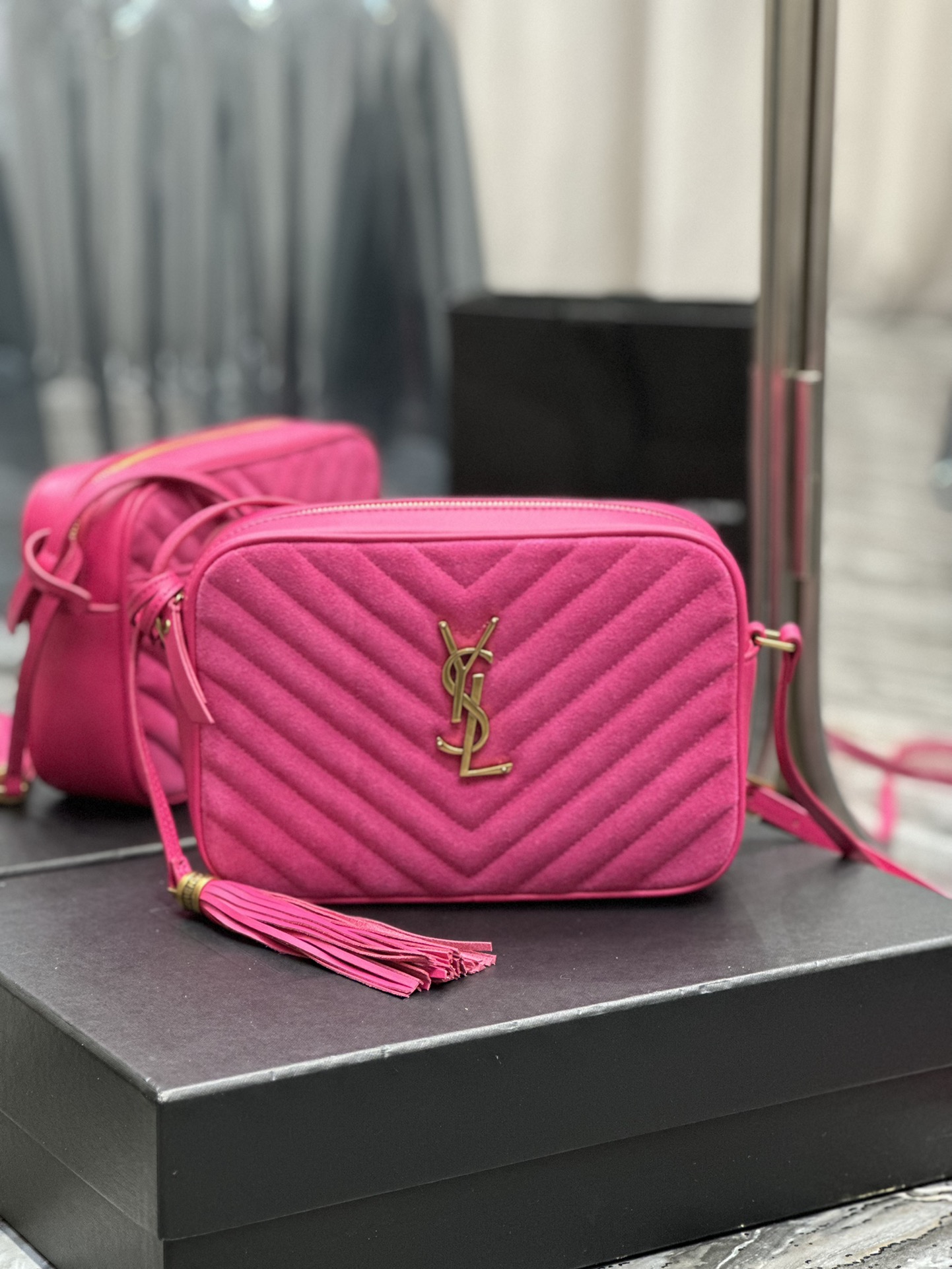 Handbags SAINT LAURENT 520534 size 23x16x6 cm - vstockx