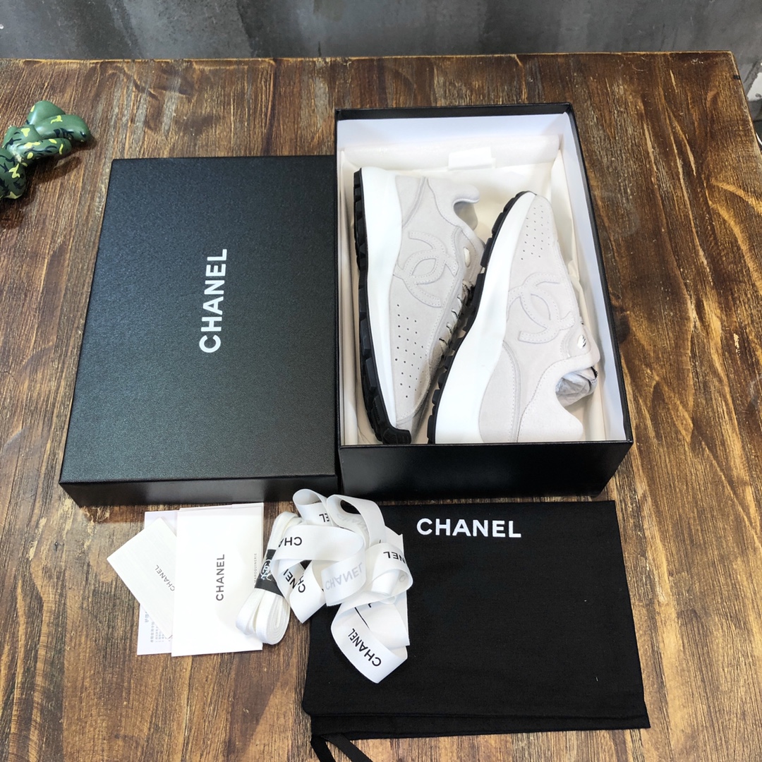 Chanel Fabric & Suede Calfskin Low Top Sneaker 29 - vstockx