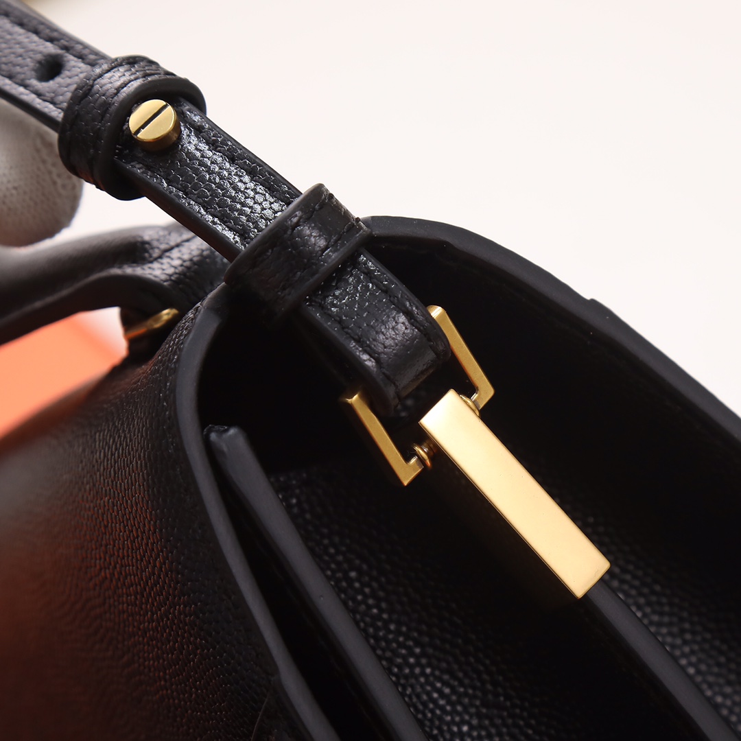 Handbags SAINT LAURENT 578000 size 24.5  20  11.5 cm - vstockx