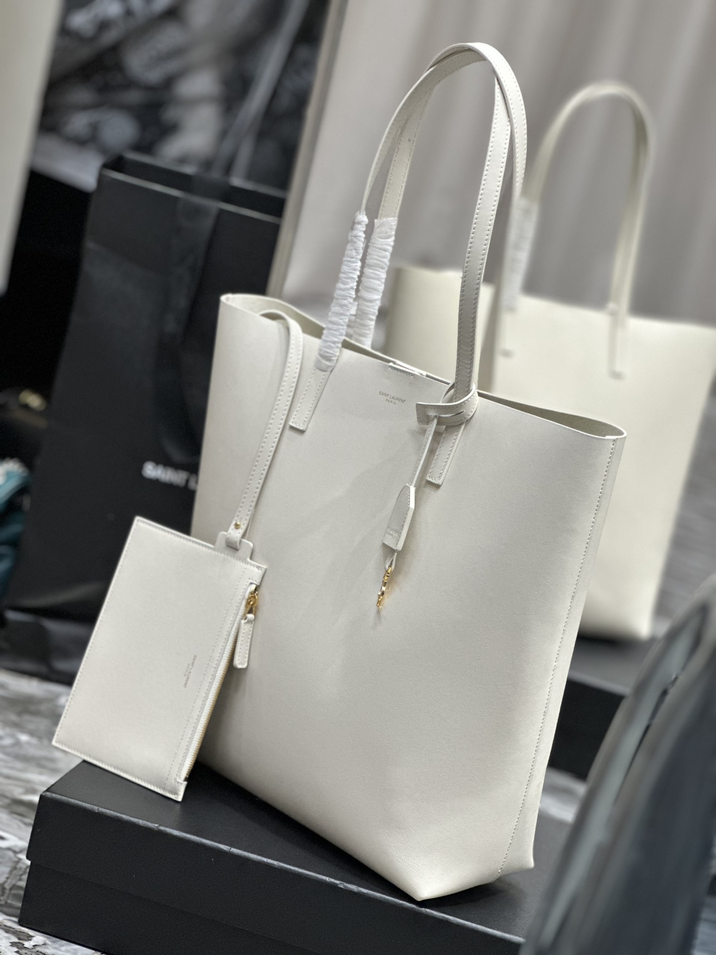 Handbags SAINT LAURENT 600306 size 32.5  35  10.5 cm - vstockx