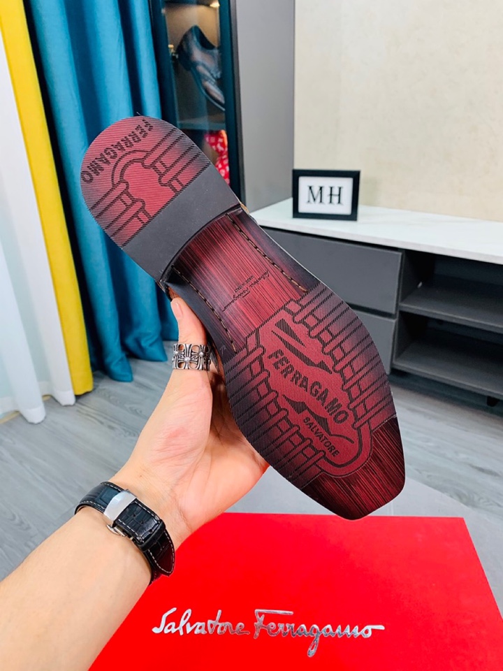 Salvatore Ferragamo Boots 23 - vstockx