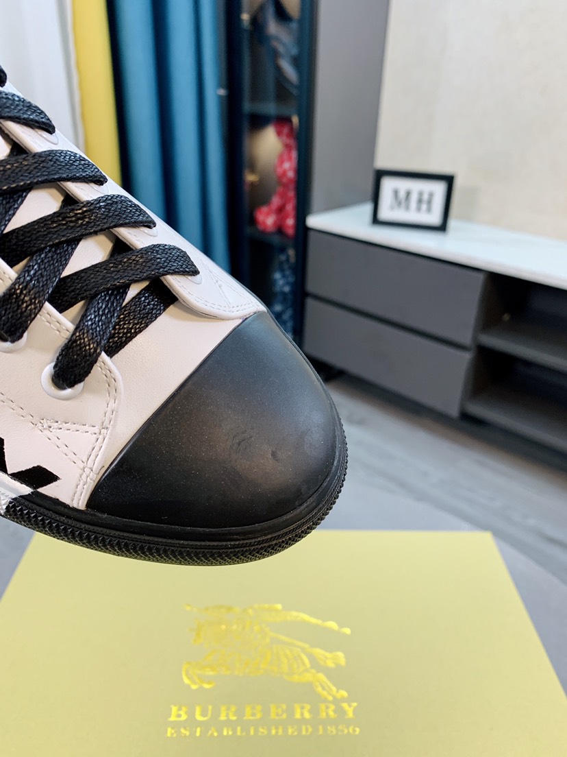 Burberry Logo Print Two-Tone White Black - vstockx