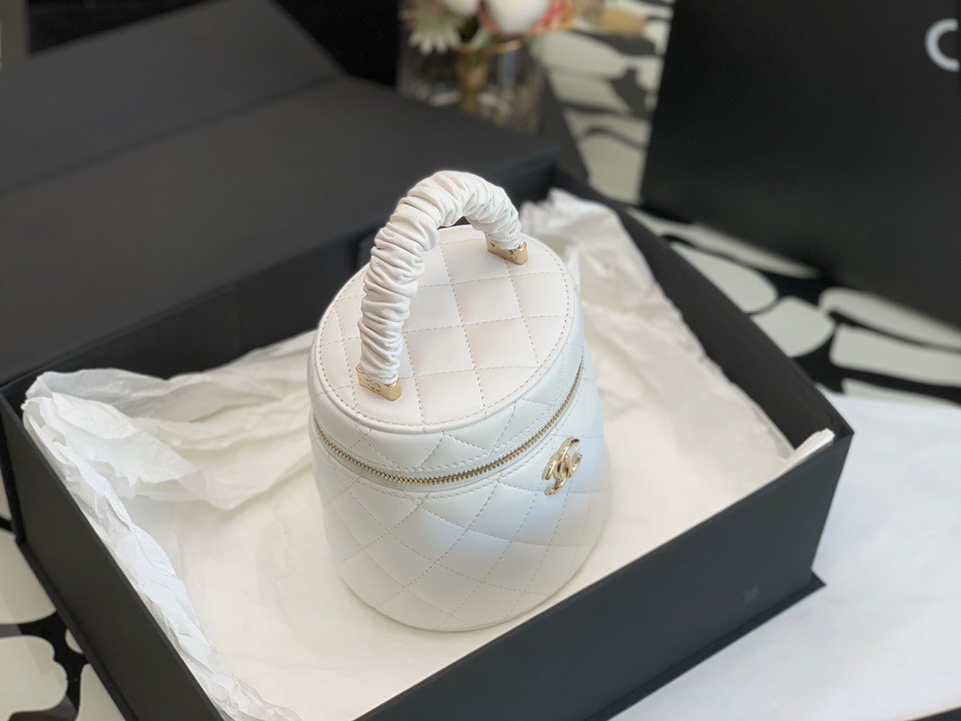 Handbag Chanel 2730 size 13  13  11 cm - vstockx