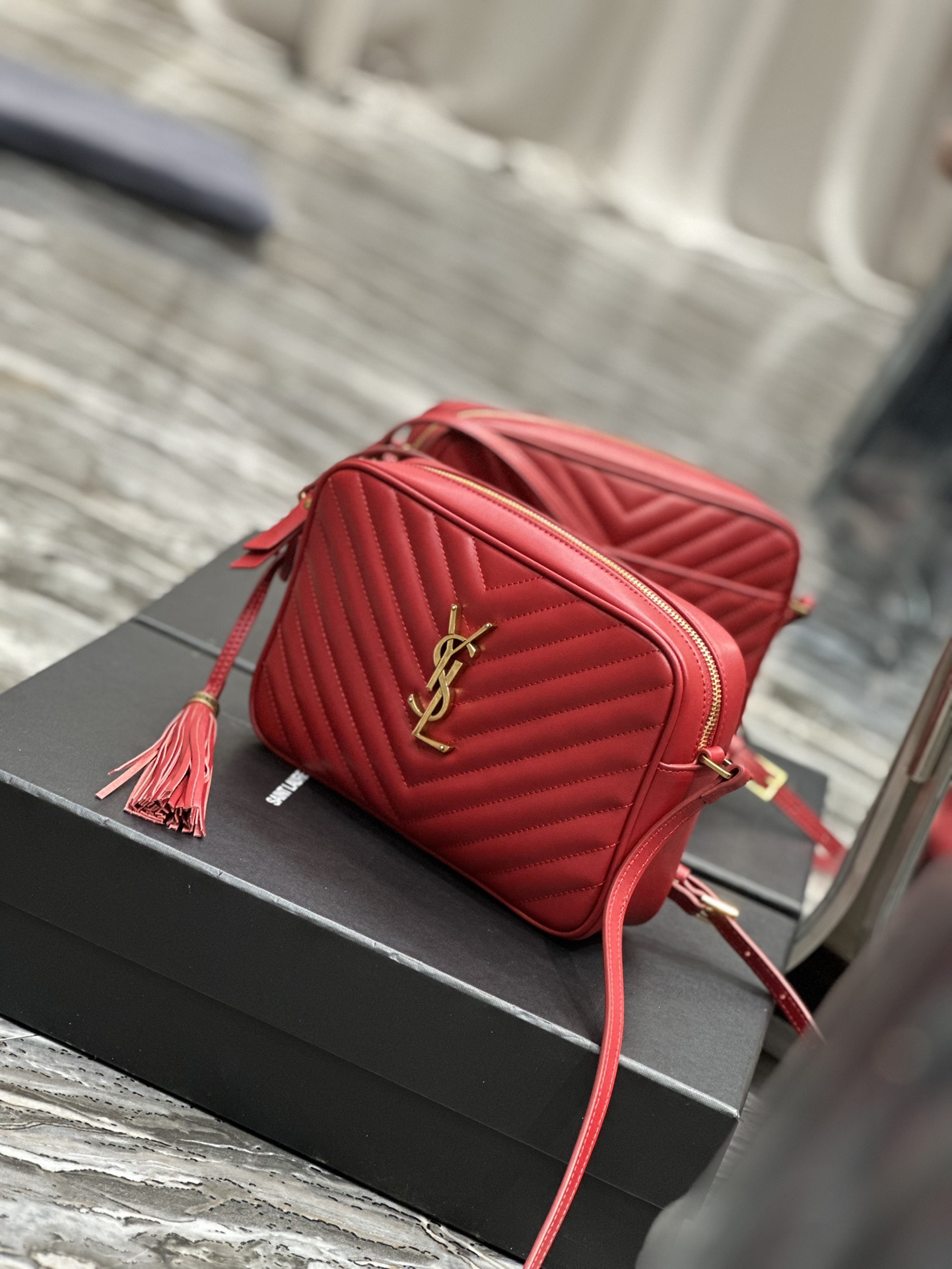 Handbags SAINT LAURENT 520534 size 23x16x6 cm - vstockx