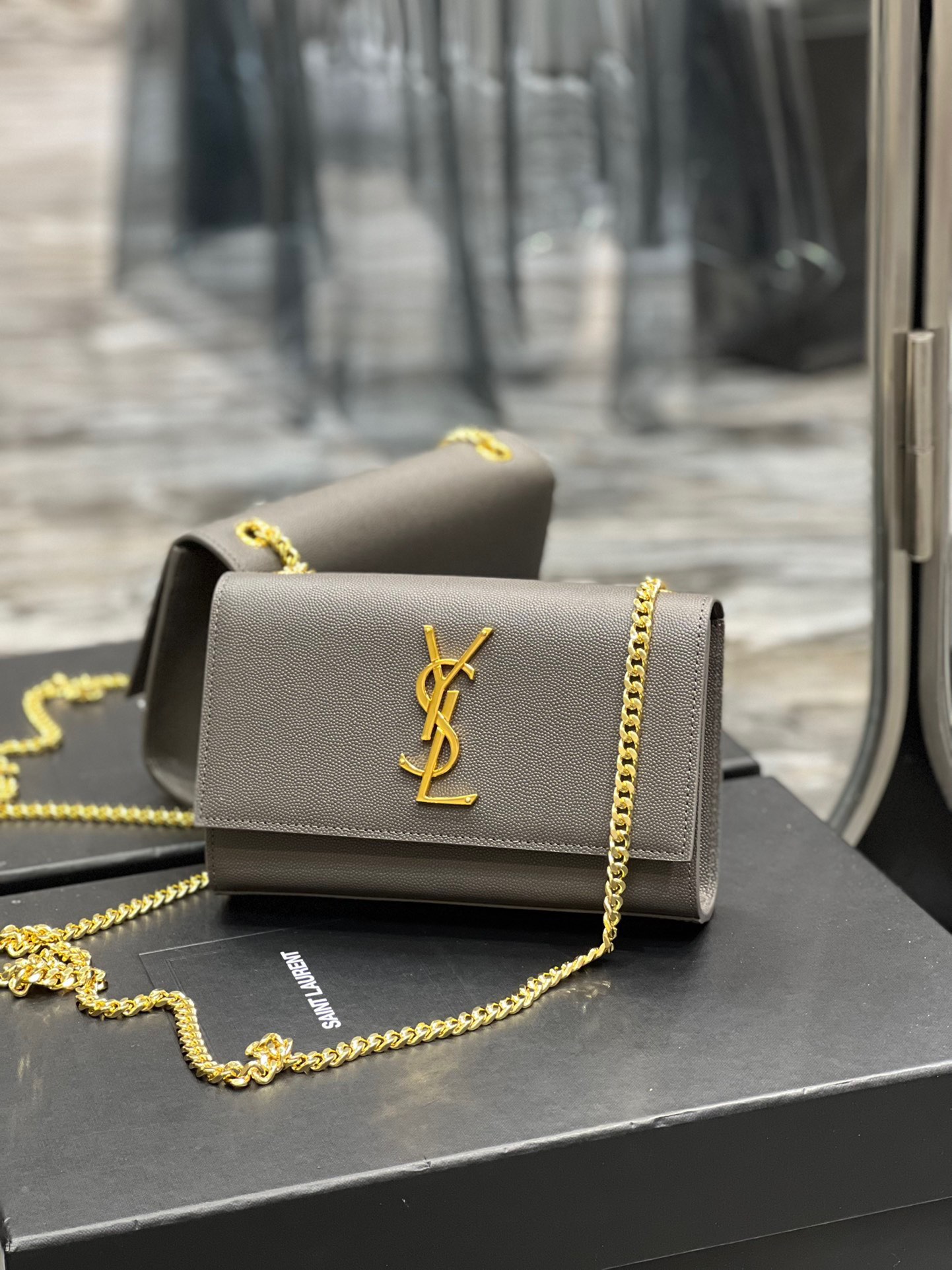 Handbags SAINT LAURENT 469390 size 20x13.5x5.5 cm - vstockx