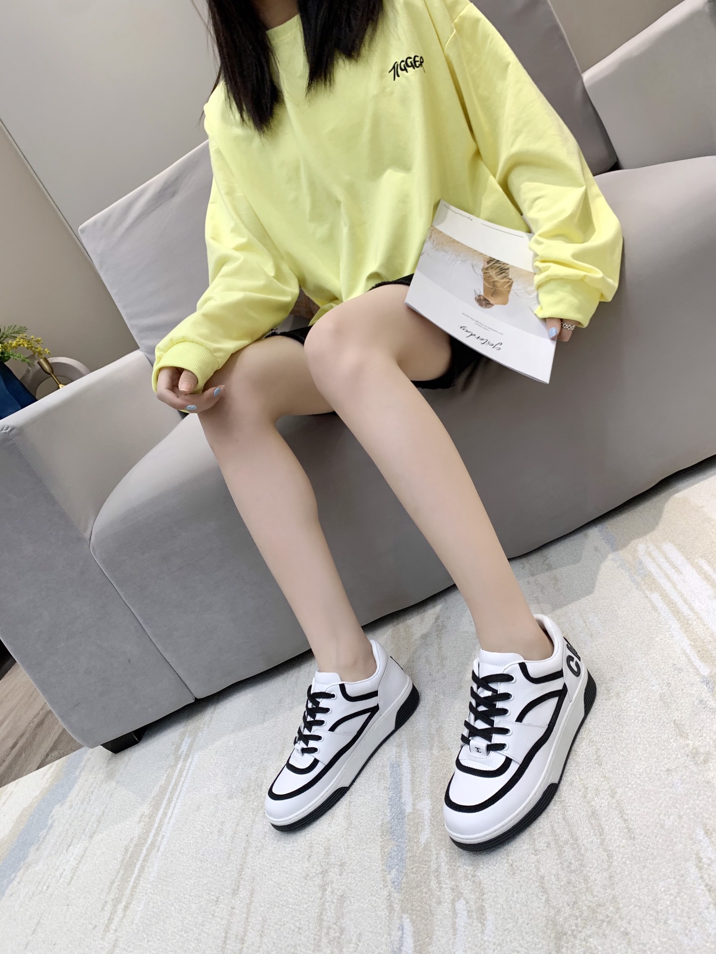 Chanel Low Top Sneaker 54 - vstockx