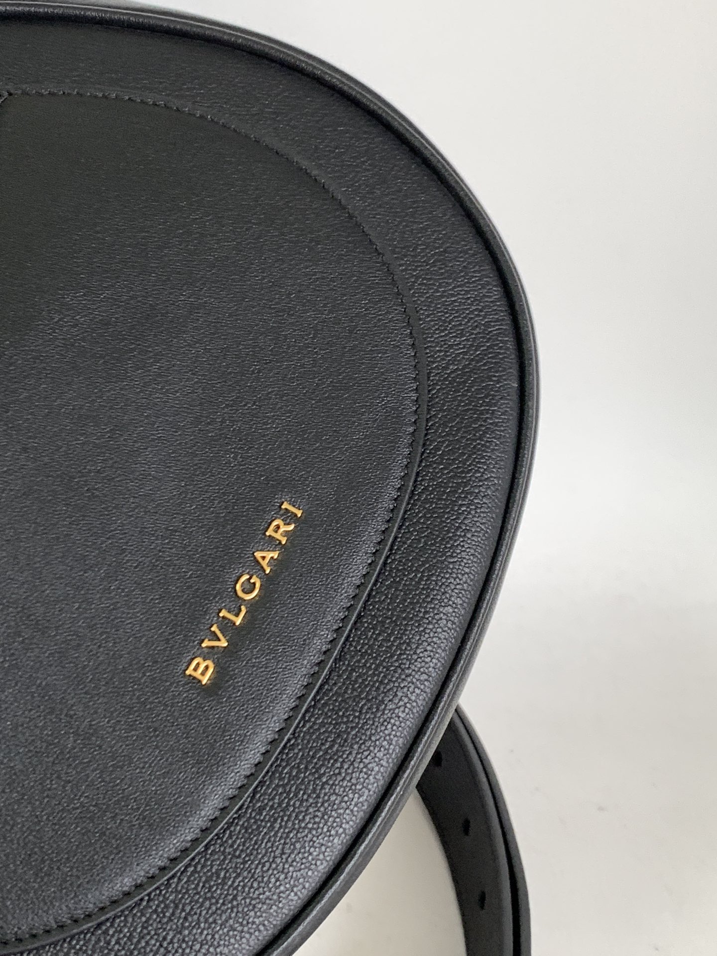 Handbags Bvlgari 2916400511 size:25.5*25*5.5 cm - vstockx