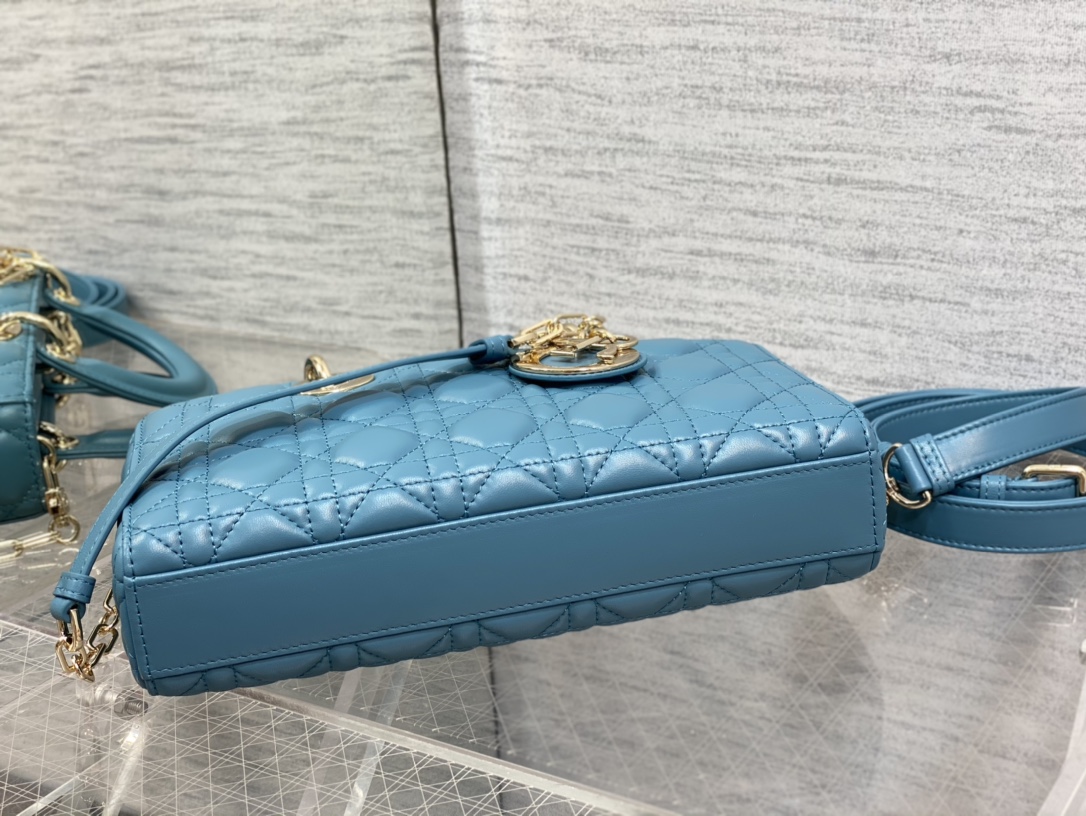 Handbag Dior size 26*6*14 cm - vstockx