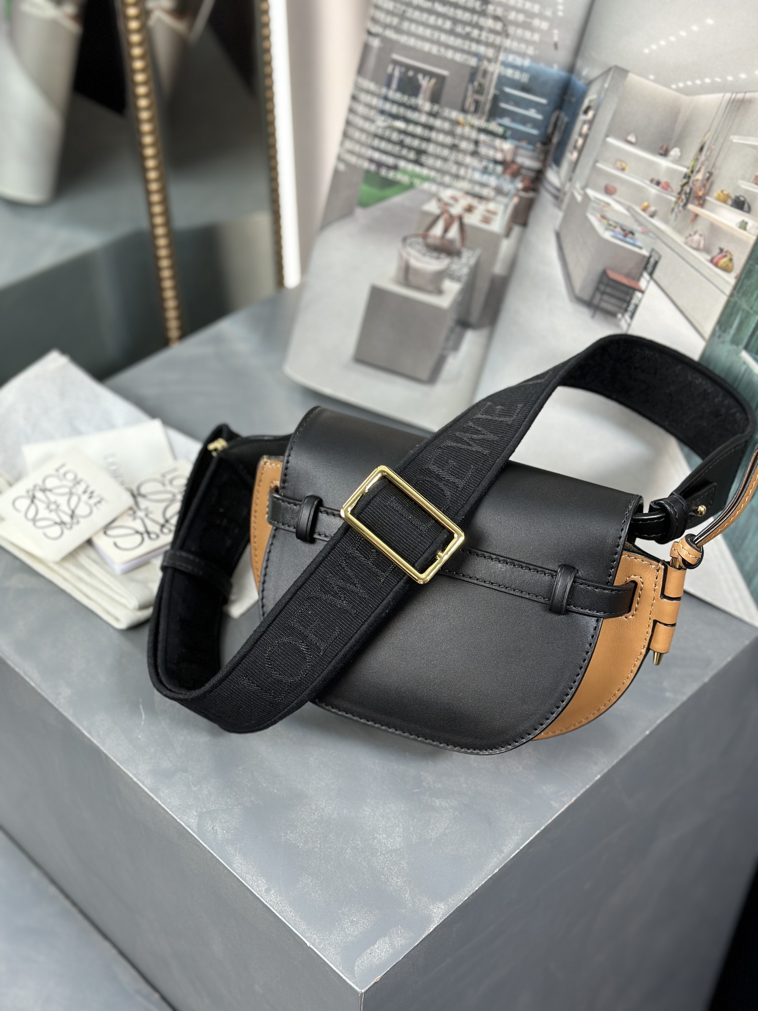 Handbags LOEWE   size:15*12.5*9cm - vstockx
