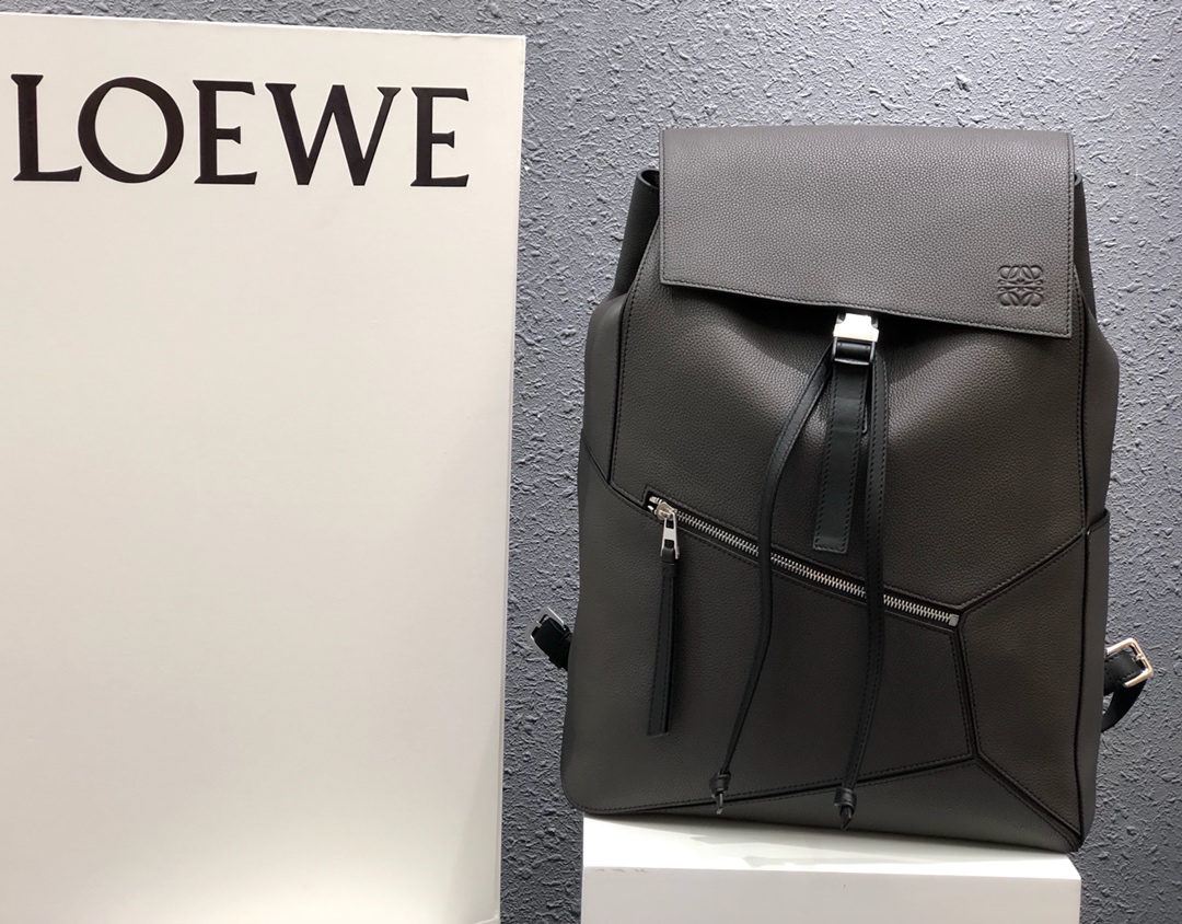 Handbags LOEWE ykk size:33x44.5x19 cm - vstockx
