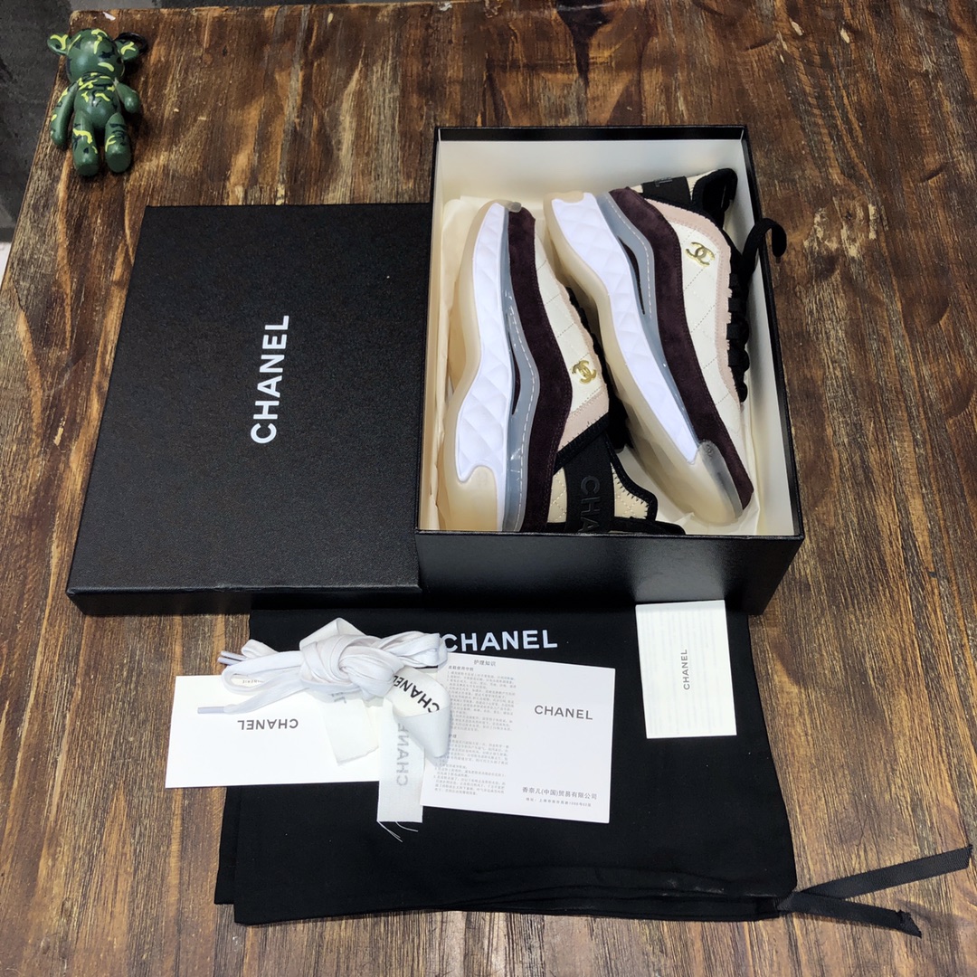 Chanel Fabric & Suede Calfskin Low Top Sneaker 8 - vstockx