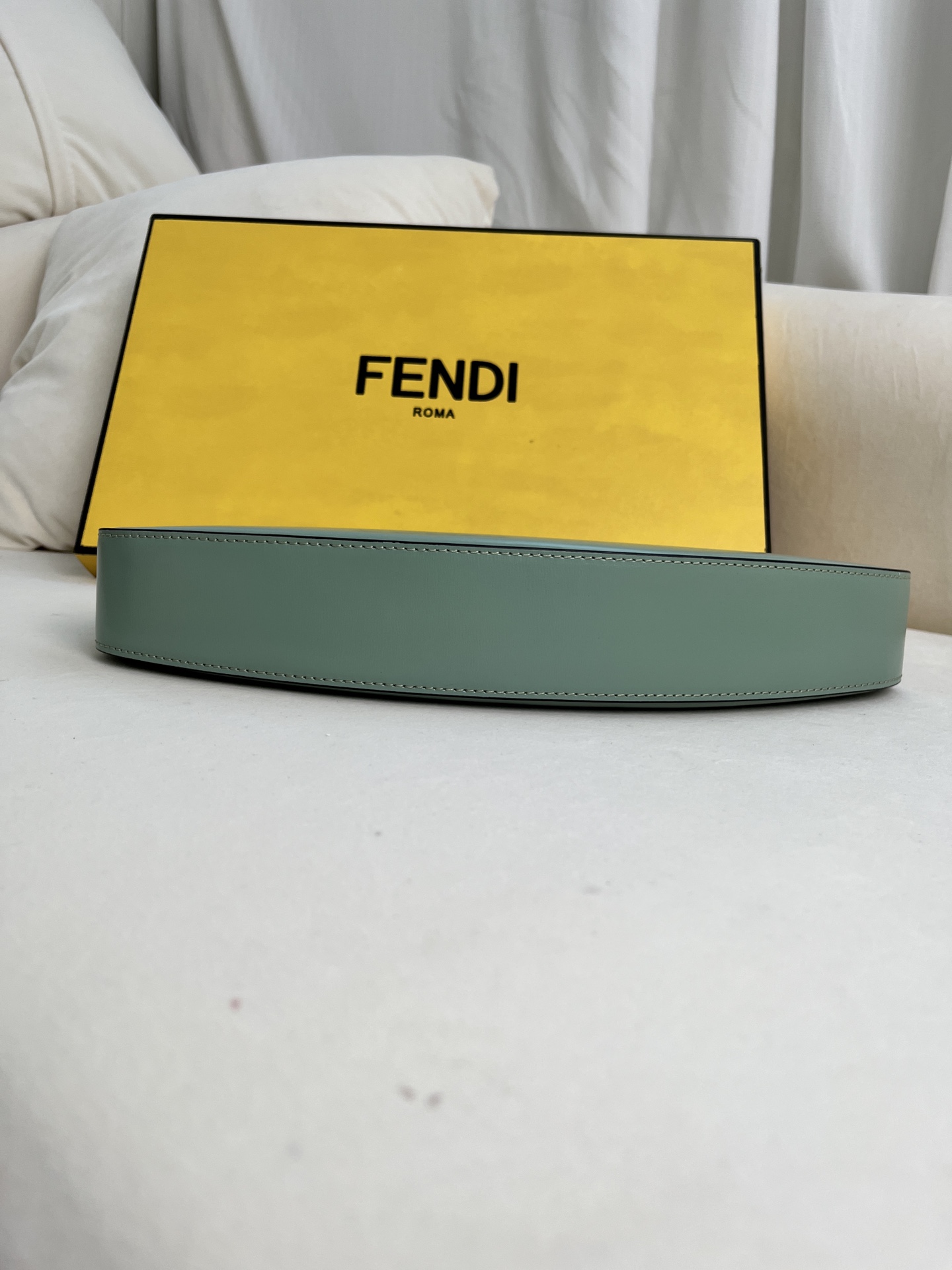 handbags FENDI 225 size:32*11*5cm - vstockx