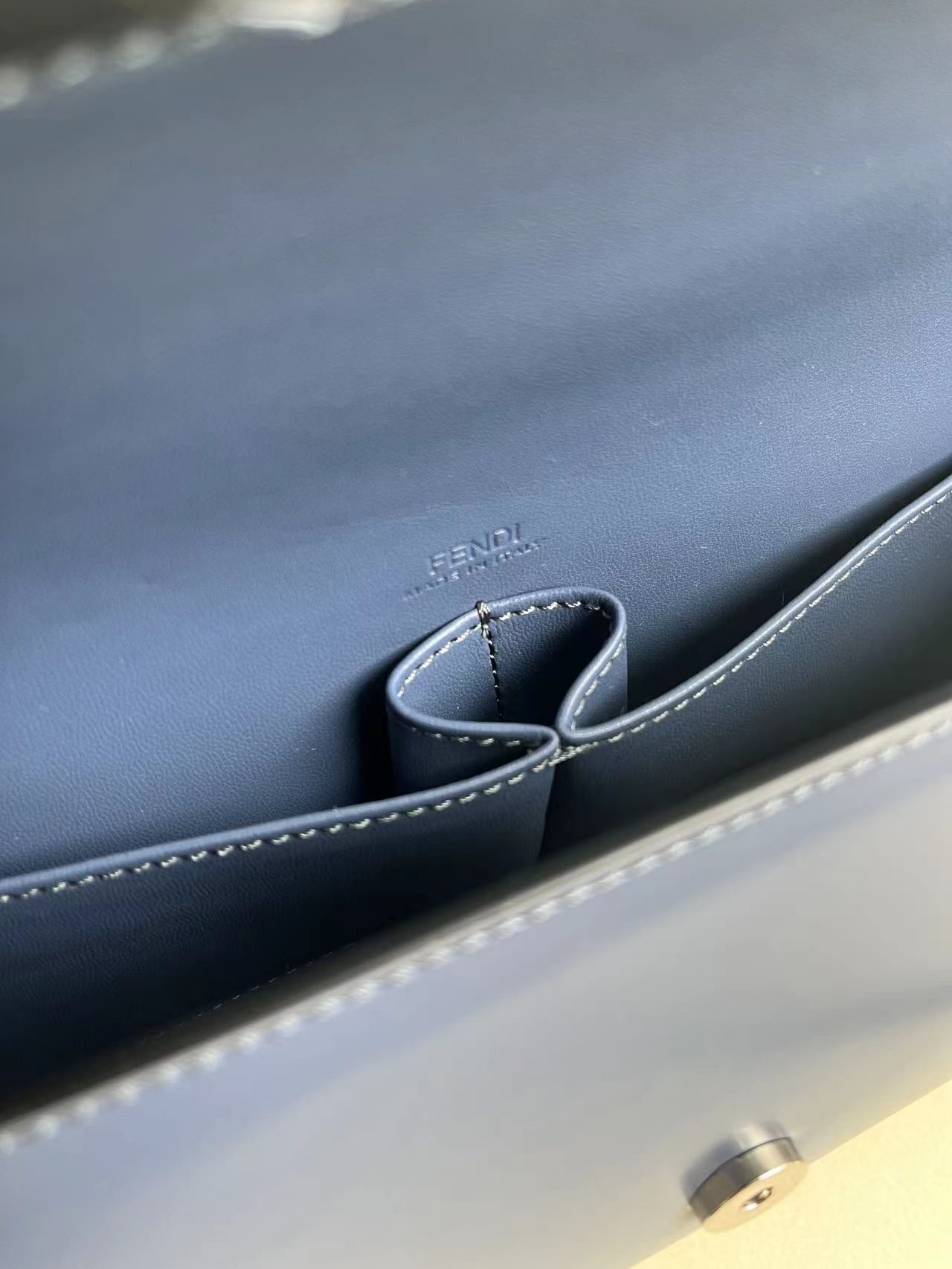 handbags FENDI 8605 size:23*13*7cm - vstockx