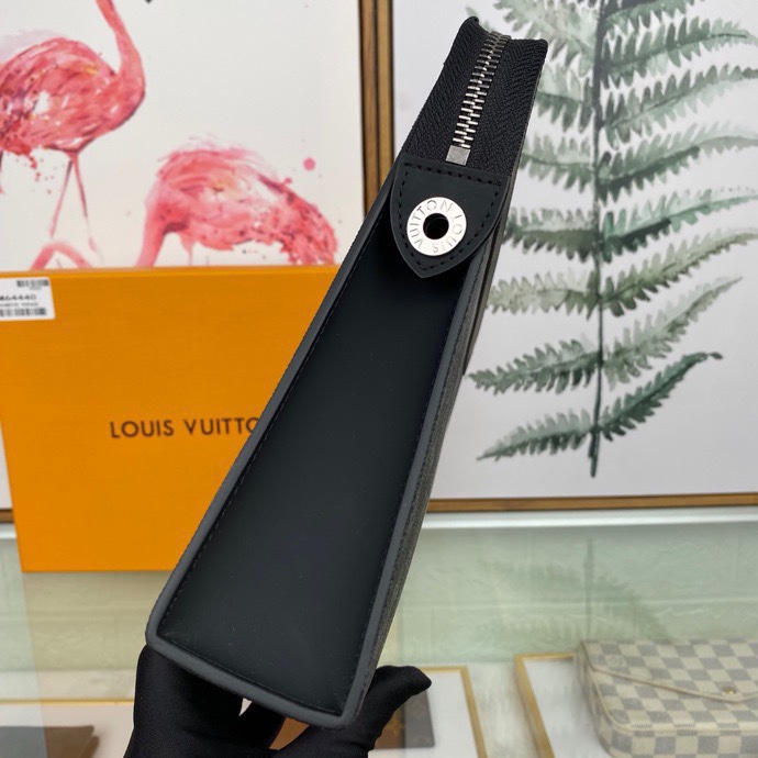 Handbag Louis Vuitton M64440 size 27  20  3cm - vstockx