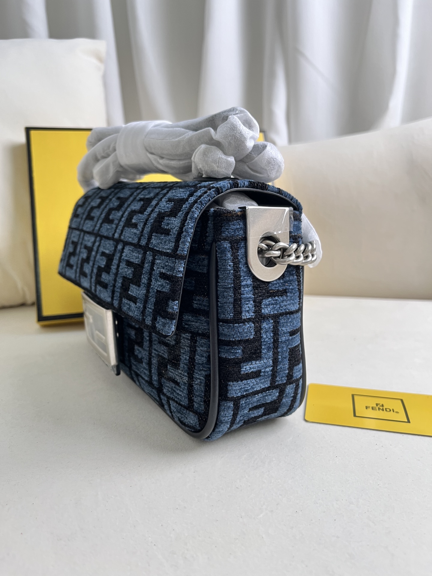 handbags FENDI 232 size:24*14*7cm - vstockx