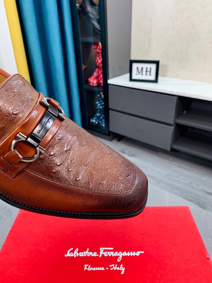 Salvatore Ferragamo Boots 26 - vstockx