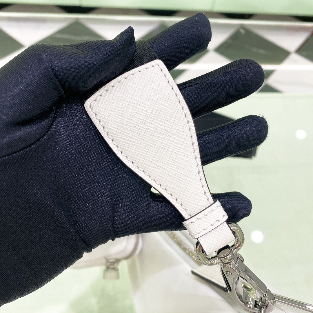 handbags prada 1BH190 26*14*12 - vstockx