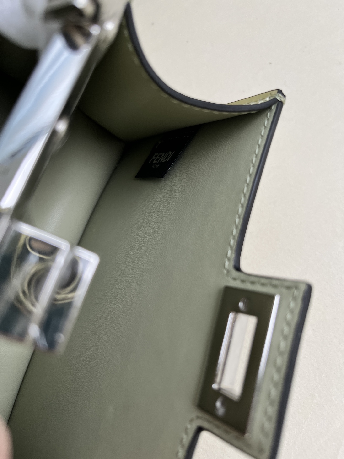 handbags FENDI 1012 size:20.5*11*14cm - vstockx